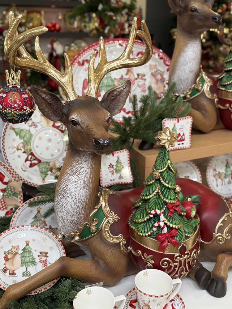 Blitz Sassari - Natale 2025 statuetta di un cervo