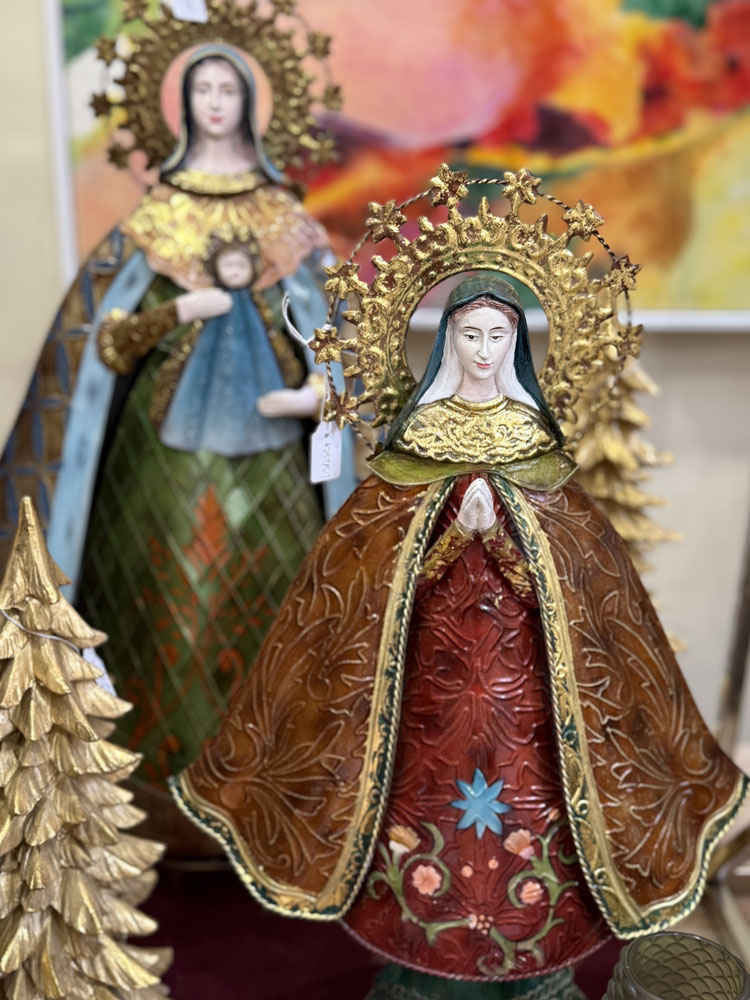 Blitz Sassari - Natale 2025 statuette della Madonna 1